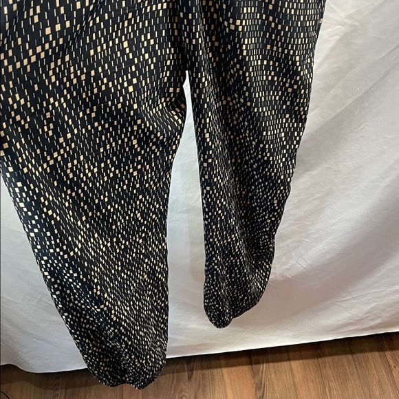 Dress Forum Monochrome Patterned Jumpsuit - Picture 10 of 14